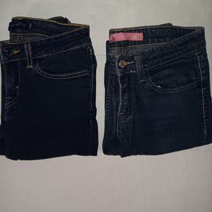 LEVI'S JUNIORS JEANS LOT OF (2)